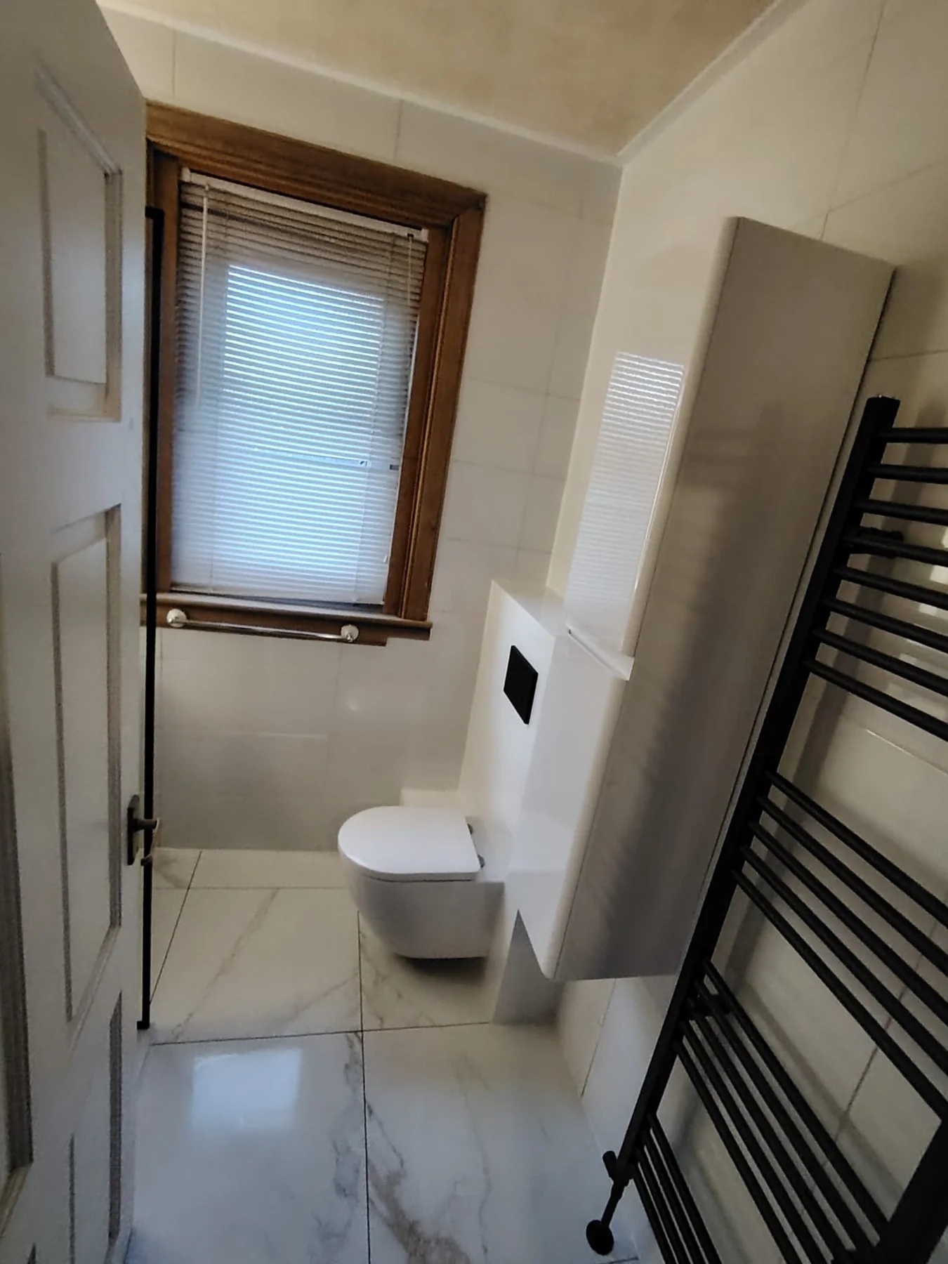 Bathroom flooring by AdiDeccor